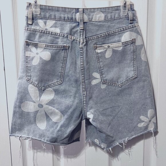 Shein Flower Power 70"s Hippie Print-Jean/Denim Shorts-Floral-Sz. XS-Distressed - Picture 8 of 10